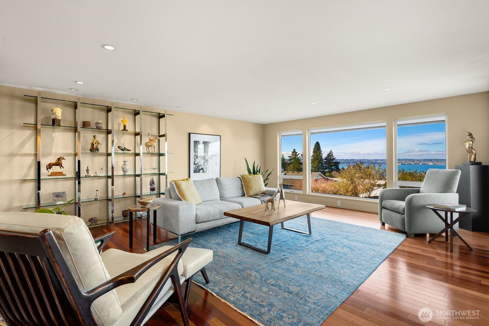 5346 Frances Avenue NE