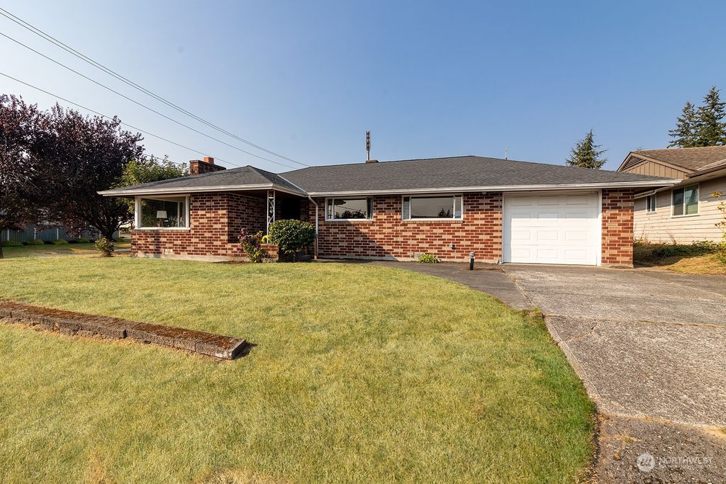 Photo of 4634 Silvertip Lane, Everett, WA 98203 (MLS # 2004451)