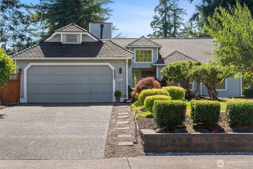Photo of 25021 Lake Wilderness CC Drive SE, Maple Valley, WA 98038 (MLS # 2408917)