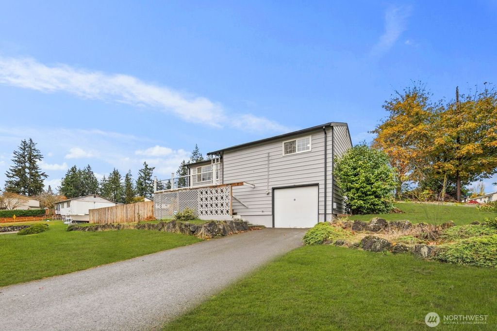 Photo of 603 SW 307th Street, Federal Way, WA 98023 (MLS # 2453493)