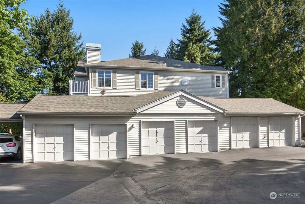 Photo of 1660 118th Avenue SE #D311, Bellevue, WA 98005 (MLS # 2143006)