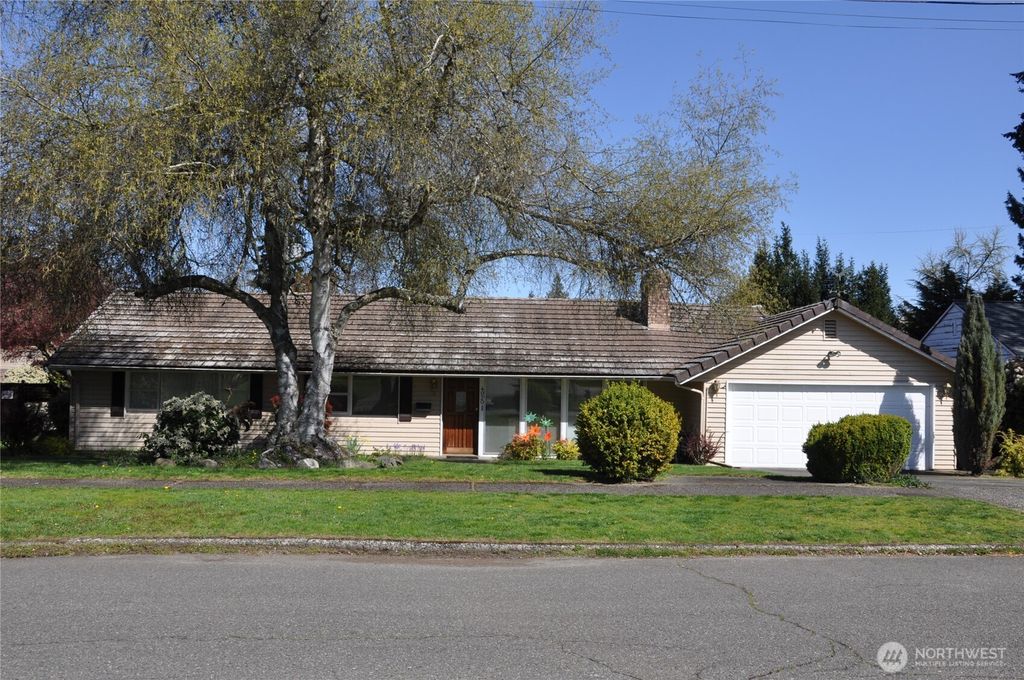 Photo of 4020 NE 85th Street, Seattle, WA 98115 (MLS # 2362816)