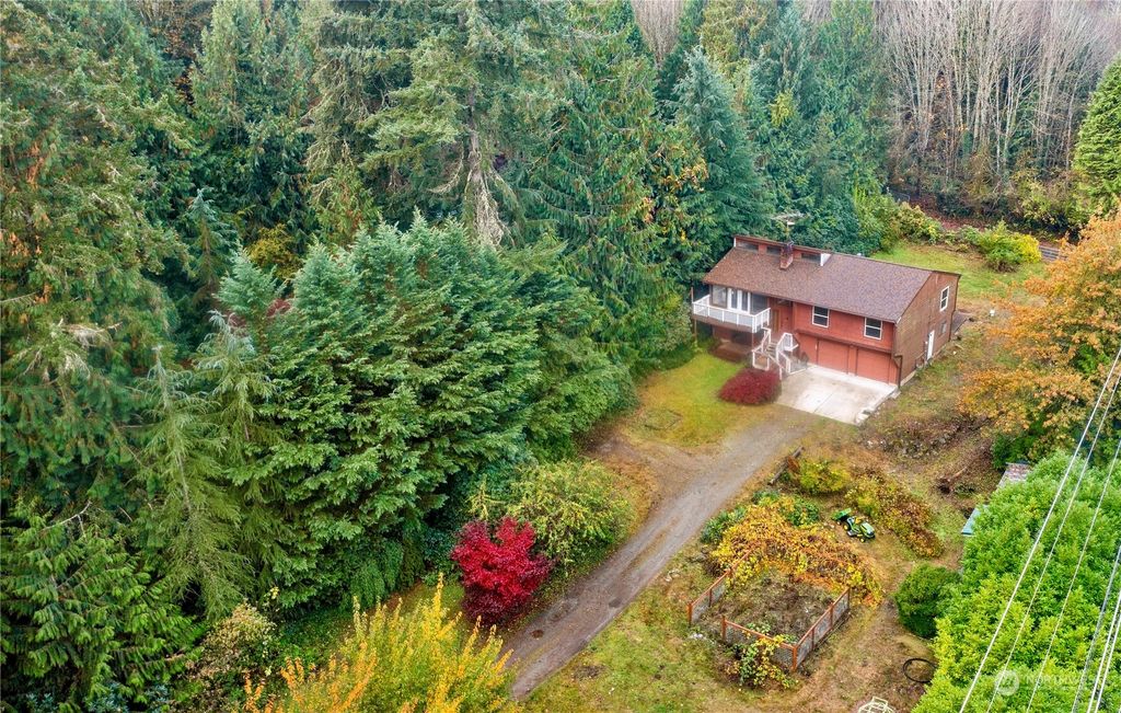 Photo of 21605 253 Avenue SE, Maple Valley, WA 98038 (MLS # 2015561)