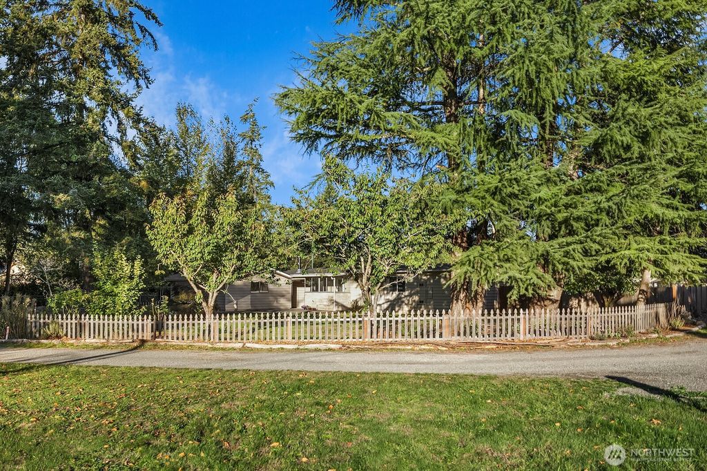 Photo of 21858 SE 251 Place, Maple Valley, WA 98038 (MLS # 2445766)