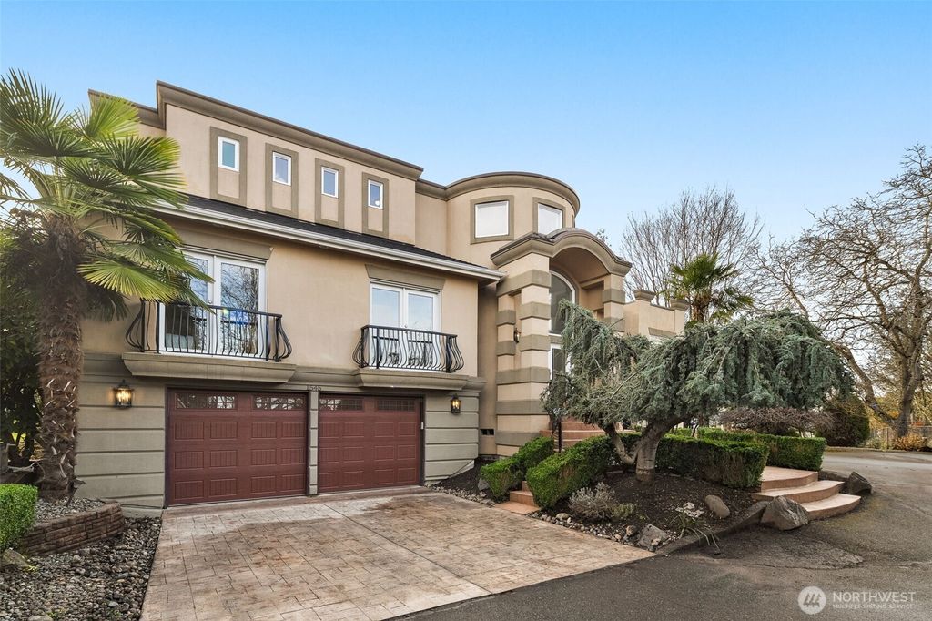 Photo of 1545 3rd ST St, Kirkland, WA 98033 (MLS # 2466318)