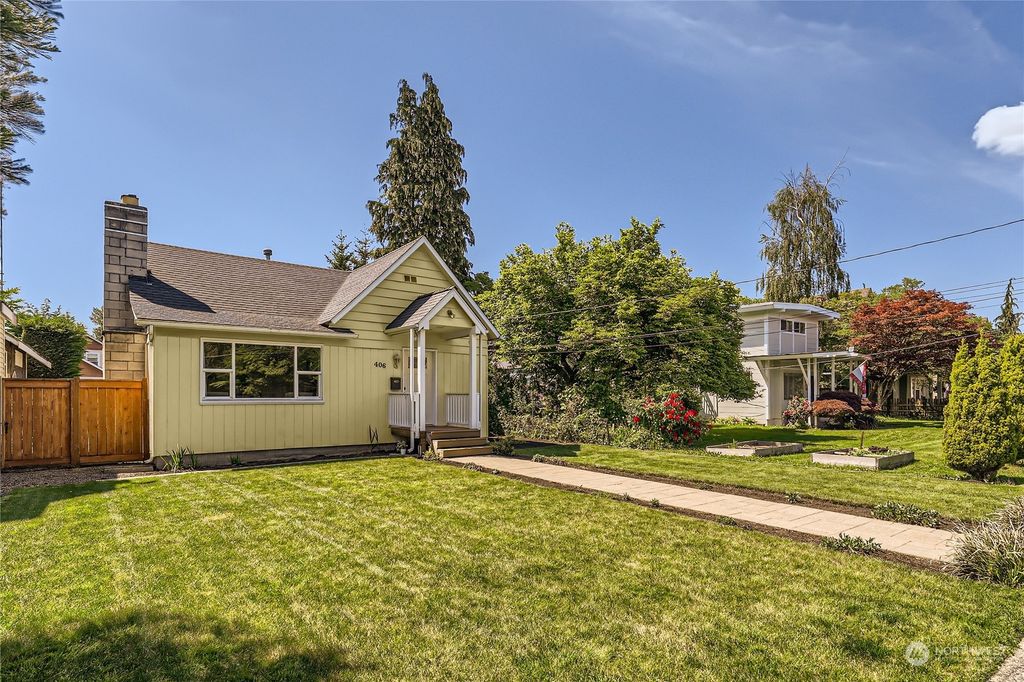 Photo of 406 Pine Avenue, Snohomish, WA 98290 (MLS # 2237063)