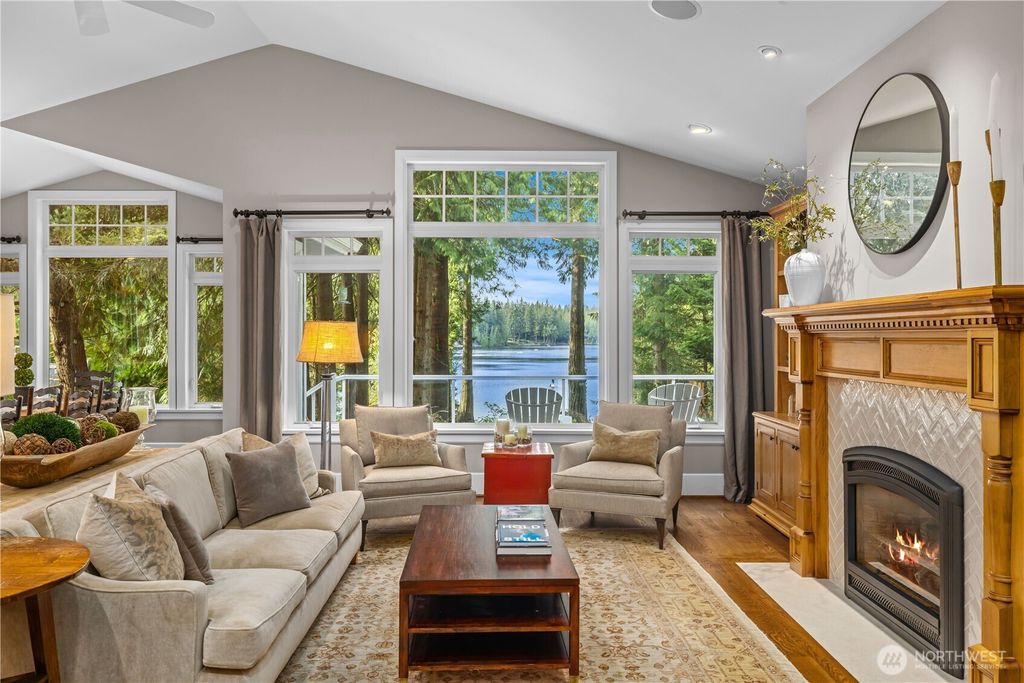 Photo of 25314 SE 28th Street, Sammamish, WA 98075 (MLS # 2518311)