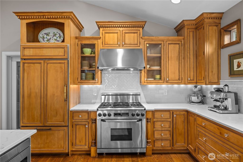 Photo of 25314 SE 28th Street, Sammamish, WA 98075 (MLS # 2518311)