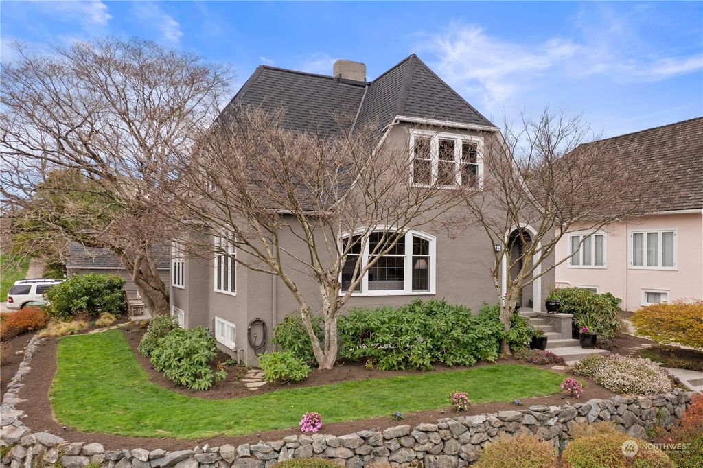 Photo of 1925 33rd Avenue S, Seattle, WA 98144 (MLS # 2047033)