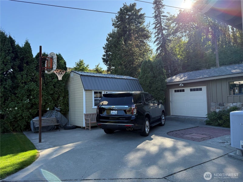 300 Canyon Court Drive