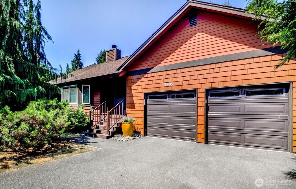 Photo of 13905 127th Place NE, Kirkland, WA 98034 (MLS # 2406644)