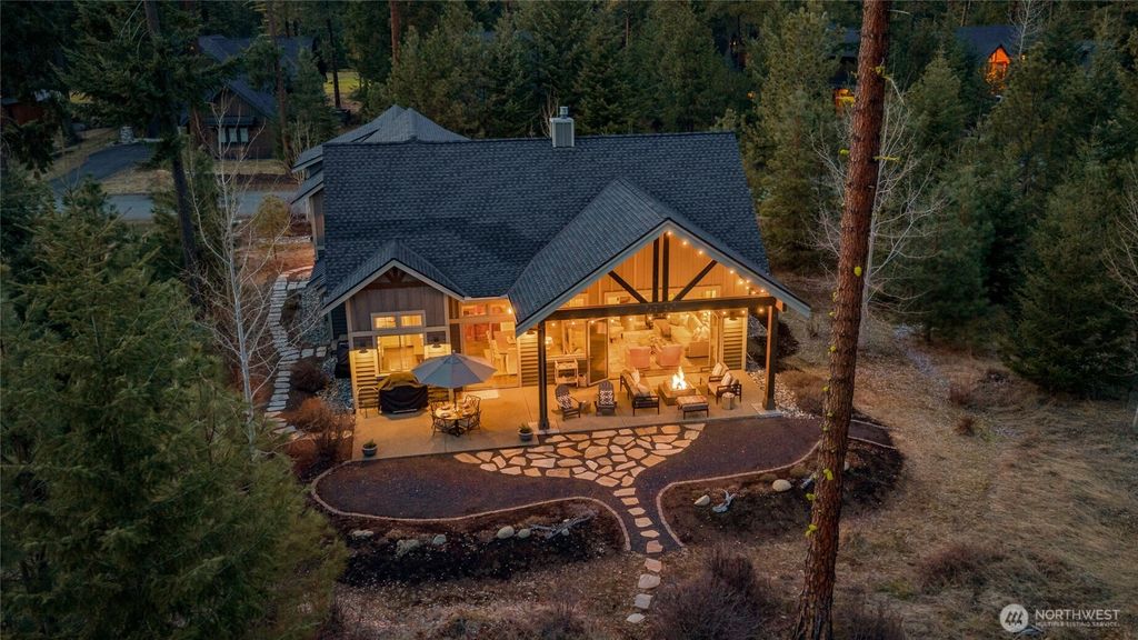 Photo of 330 Maple Leaf Loop, Cle Elum, WA 98922 (MLS # 2487575)