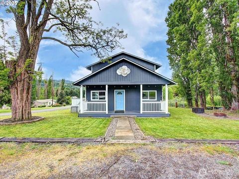 823 D Street Vader WA 98593