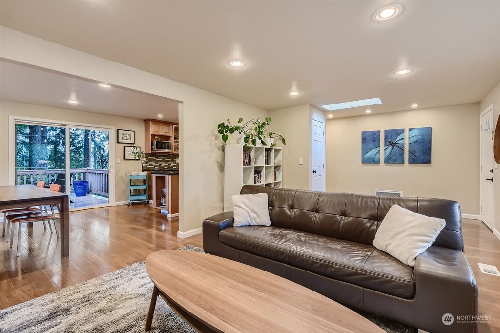 Photo of 7129 188th Place SW, Lynnwood, WA 98036 (MLS # 2015460)