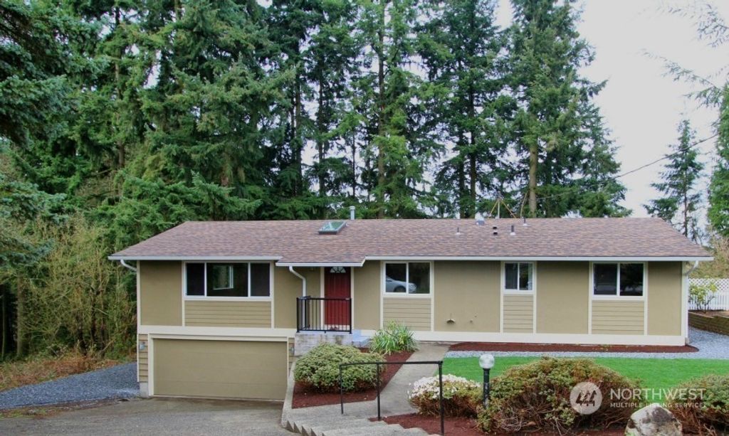 Photo of 7129 188th Place SW, Lynnwood, WA 98036 (MLS # 2015460)