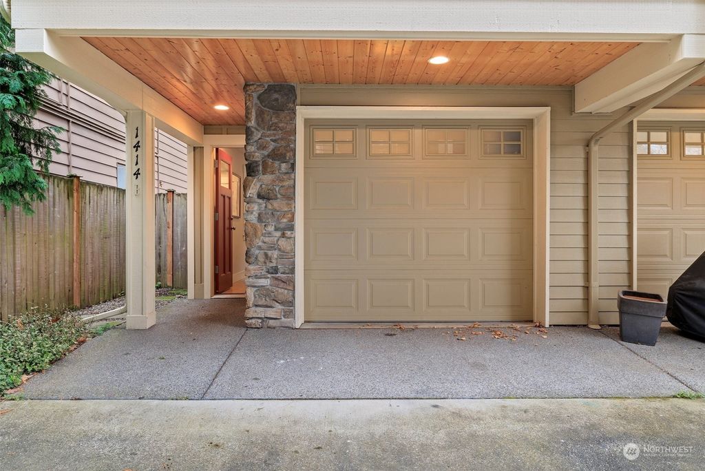 Photo of 1414 4th Avenue W #B, Seattle, WA 98119 (MLS # 2206549)