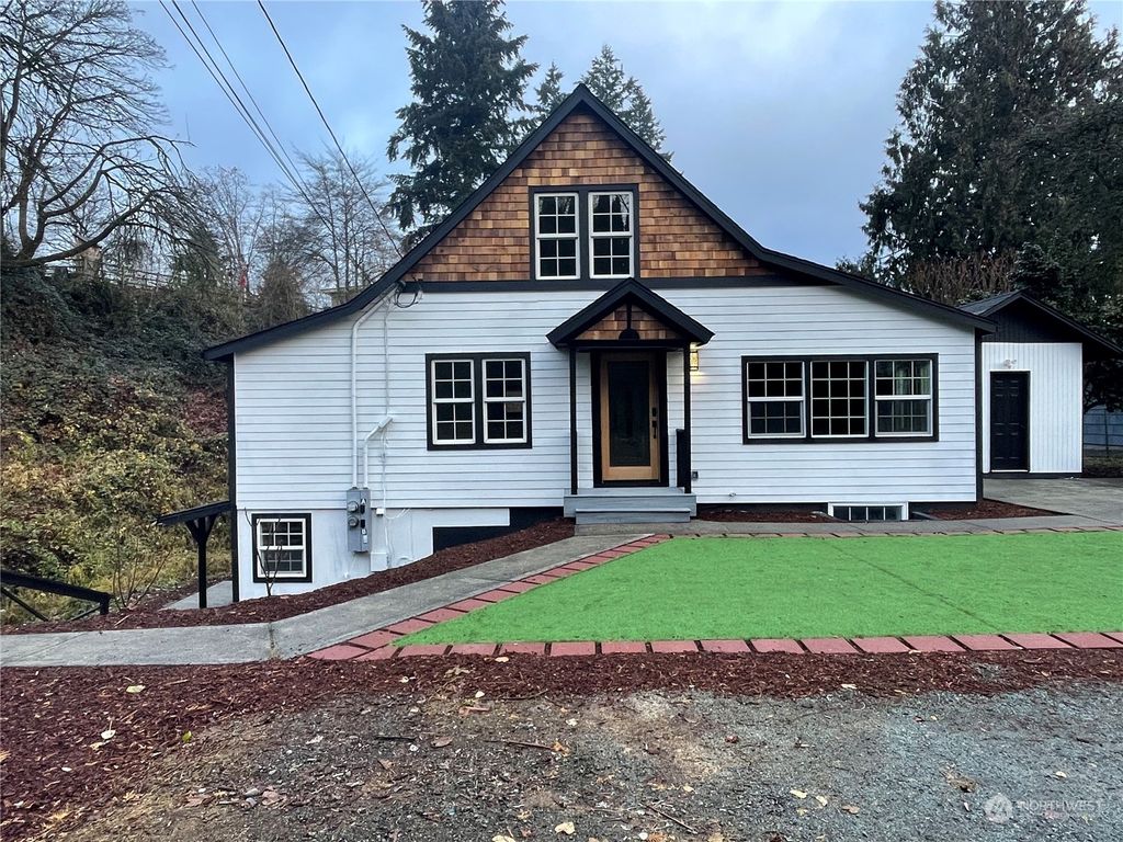 Photo of 614 4th Street, Snohomish, WA 98290 (MLS # 2019981)
