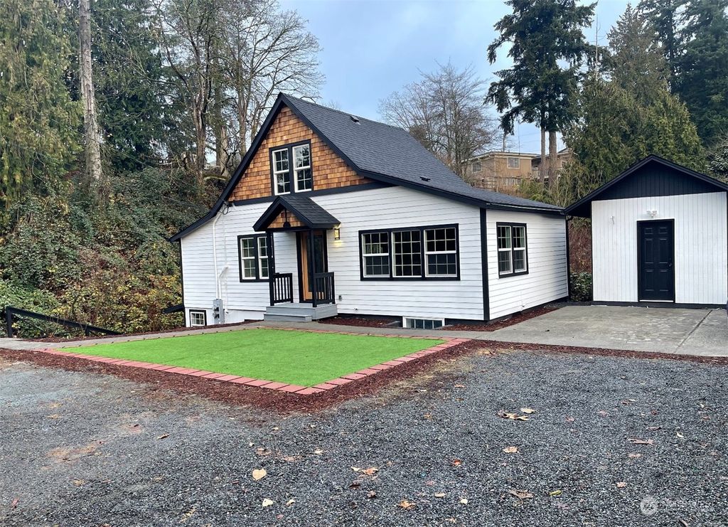 Photo of 614 4th Street, Snohomish, WA 98290 (MLS # 2019981)