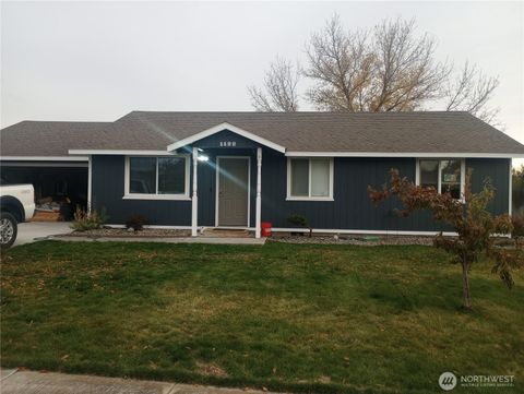 Photo of 1122 E Saint Helens Drive, Moses Lake, WA 98837 (MLS # 2448188) Photo of 1122 E Saint Helens Drive, Moses Lake, WA 98837 (MLS # 2448188)