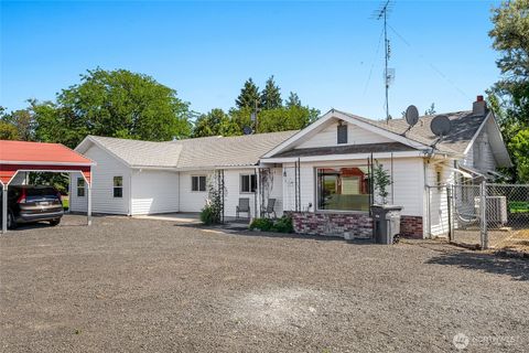 Photo of 11801 Road K NE, Moses Lake, WA 98837 (MLS # 2385262)