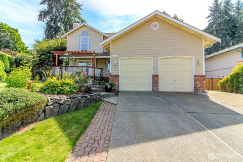 Photo of Puyallup, WA 98374 (MLS # 2580102)