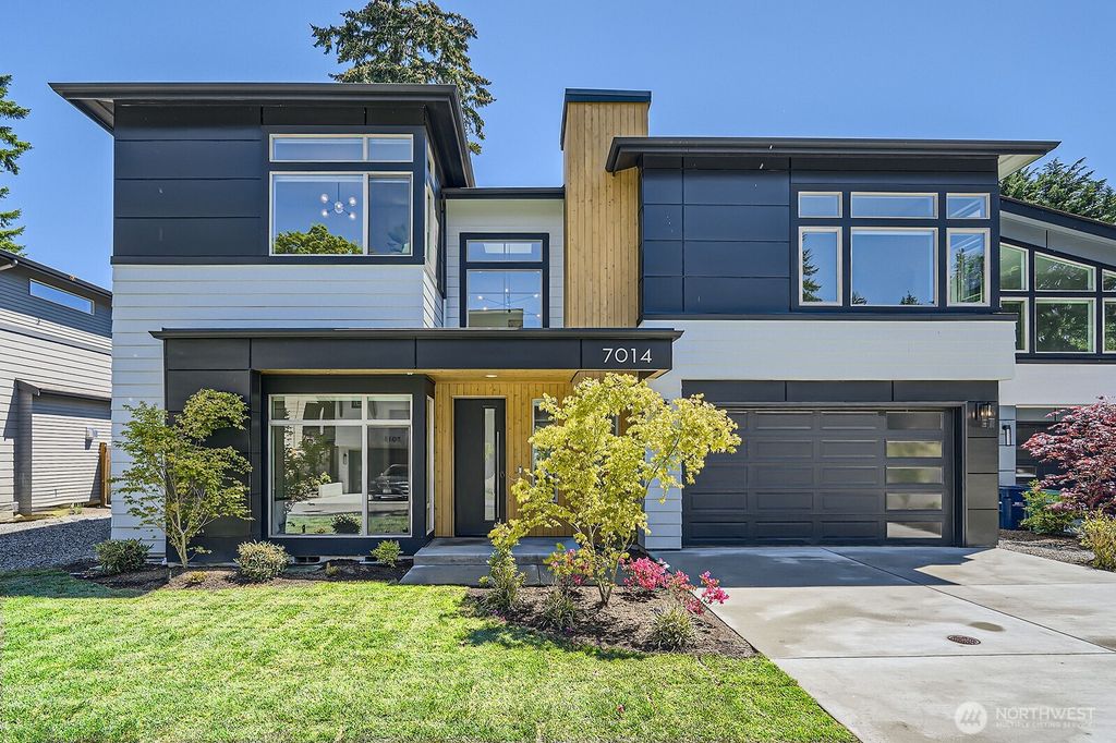 Photo of 7014 125th Lane NE, Kirkland, WA 98033 (MLS # 2380162)