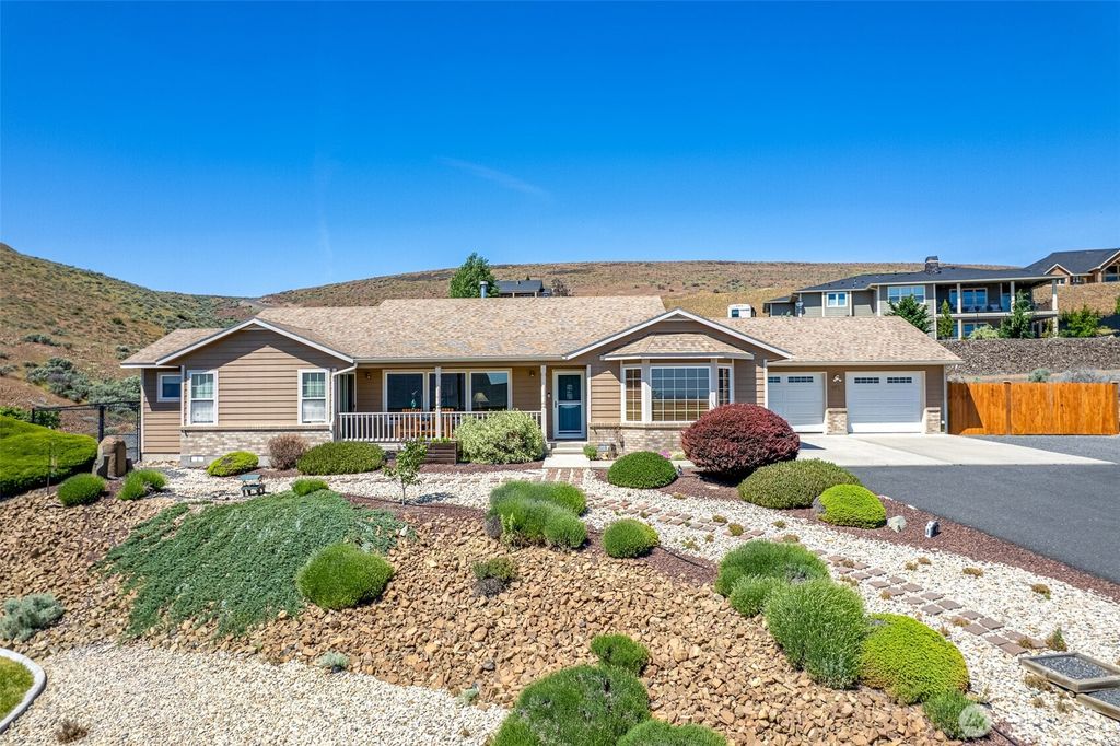 Photo of 493 Chrisview Court W, Ephrata, WA 98823 (MLS # 2520094)