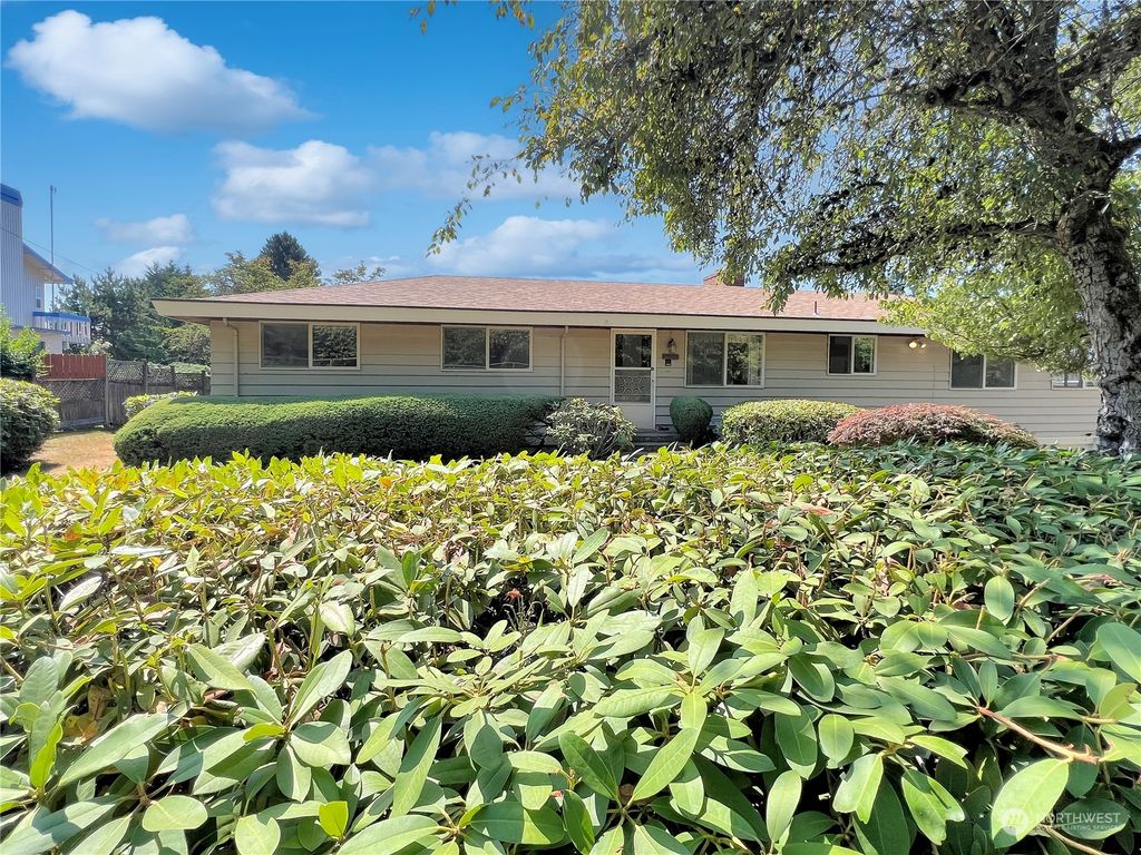 Photo of 19805 98th Avenue S, Renton, WA 98055 (MLS # 2263827)