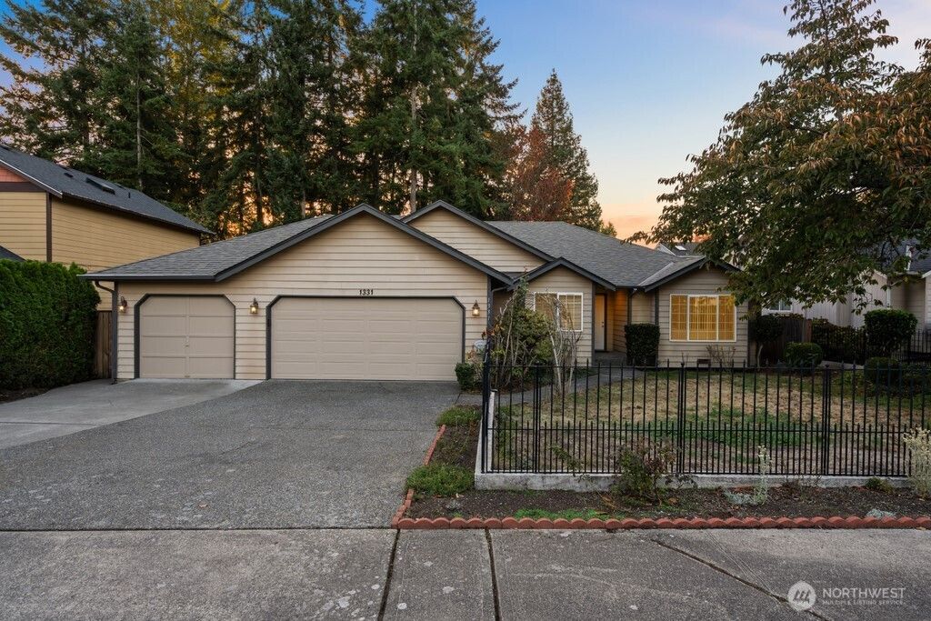 Photo of 1331 Blaine Avenue NE, Renton, WA 98056 (MLS # 2446959)