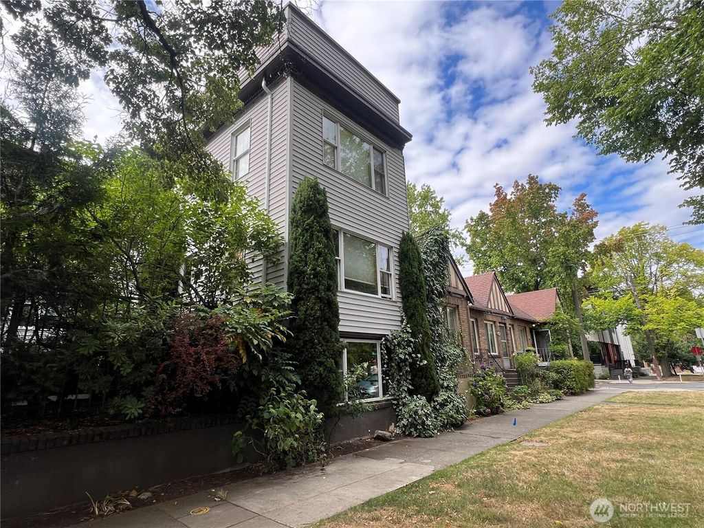Photo of 217 17th Avenue E #1, Seattle, WA 98112 (MLS # 2422137)