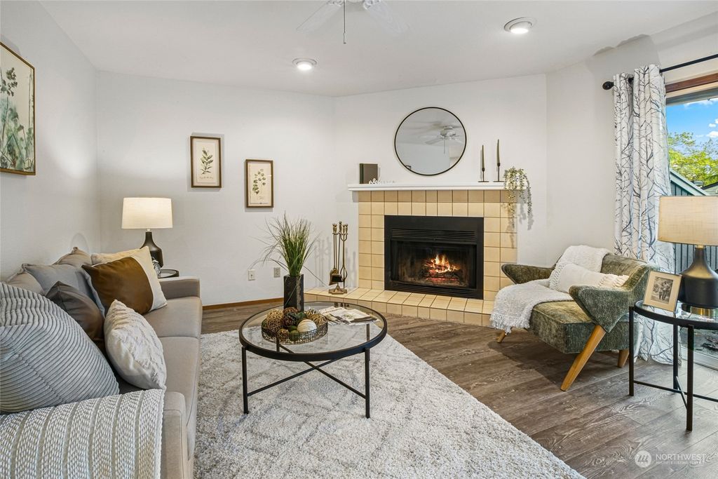 Photo of 4118 212th Street SW #C101, Mountlake Terrace, WA 98043 (MLS # 2015420)