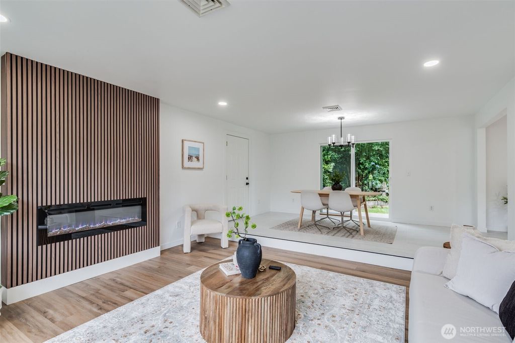 Photo of 30418 12th Place SW, Federal Way, WA 98023 (MLS # 2484058)