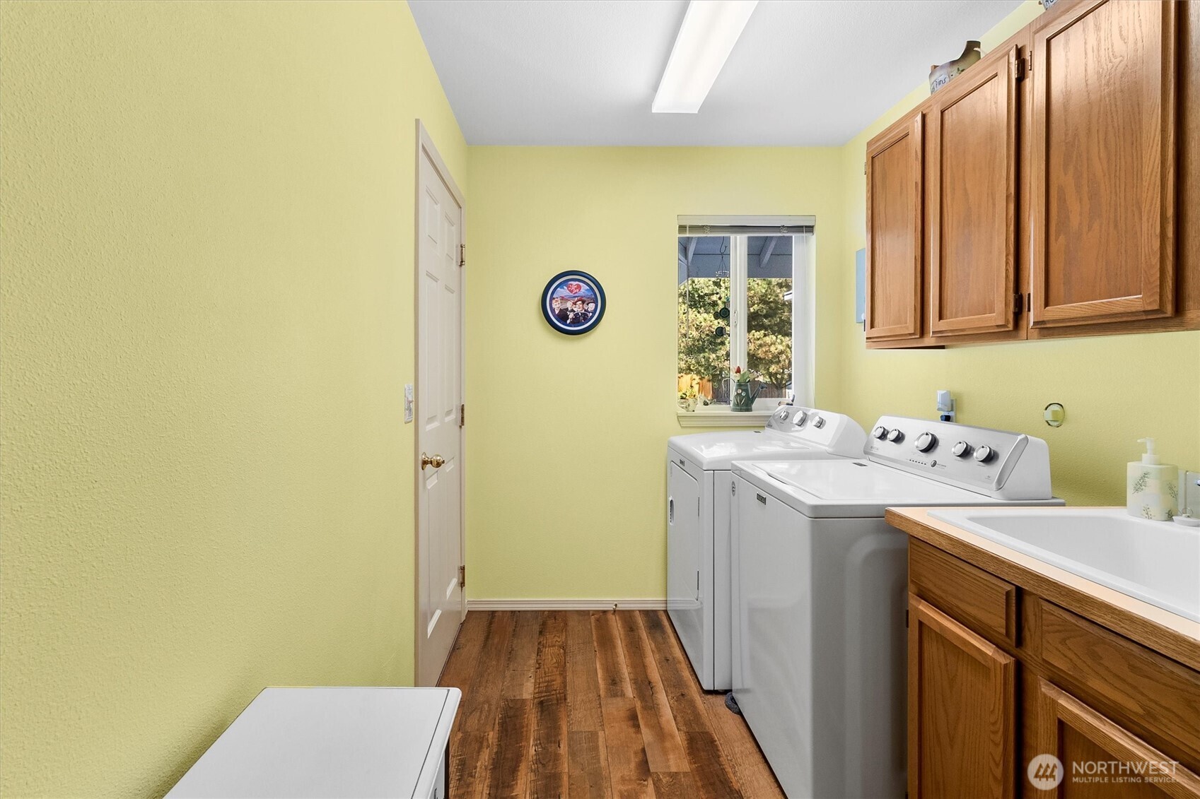 Ferndale, Washington 98248, United States, 4 Bedrooms Bedrooms, ,2 BathroomsBathrooms,Residential,Active,159711