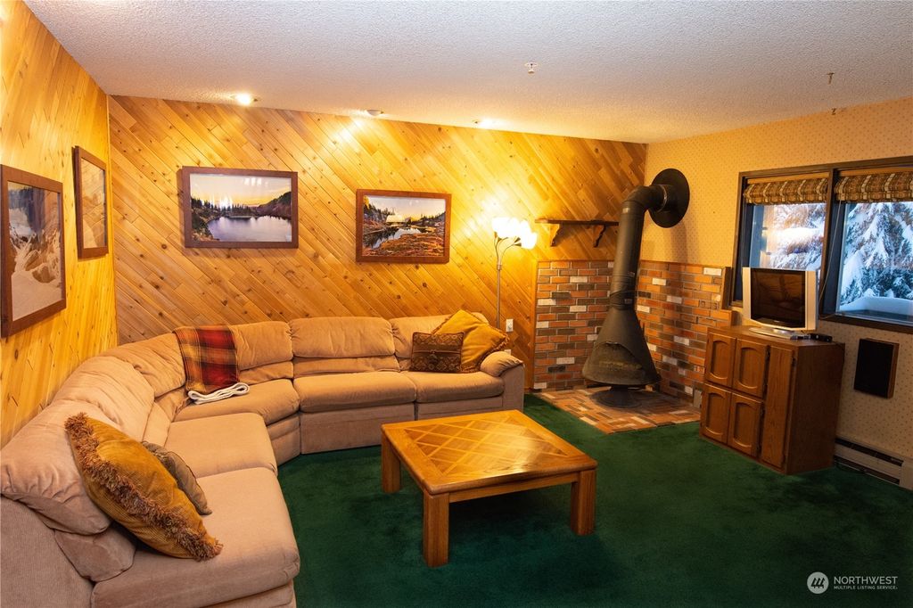 Photo of 220 Tanner Way #C-407, Snoqualmie Pass, WA 98068 (MLS # 2023602)