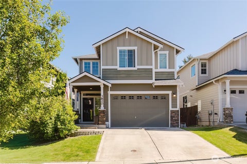 Photo of 3820 Discovery Avenue SW, Bremerton, WA 98312 (MLS # 2583678)