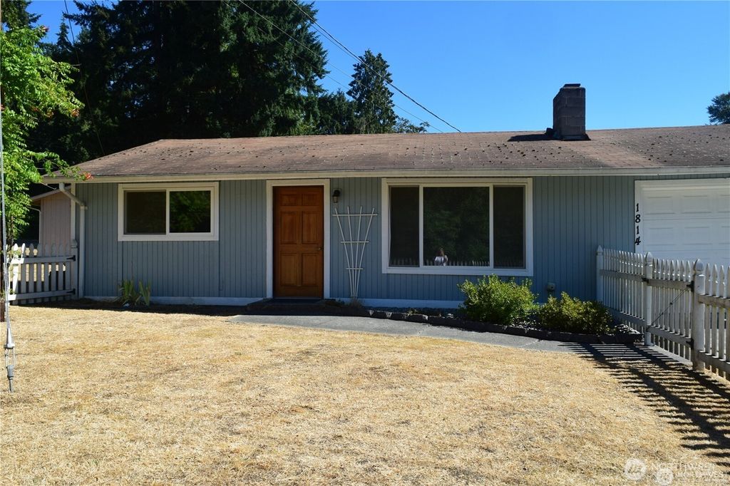 Photo of 1814 Larch Way, Lynnwood, WA 98036 (MLS # 2410697)