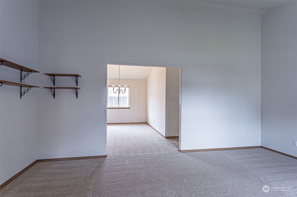 listing image 9369423148345755390