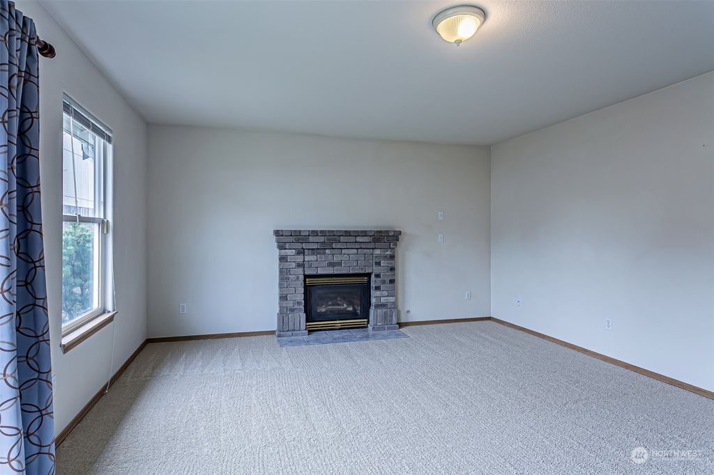 listing image 9367342234578802356