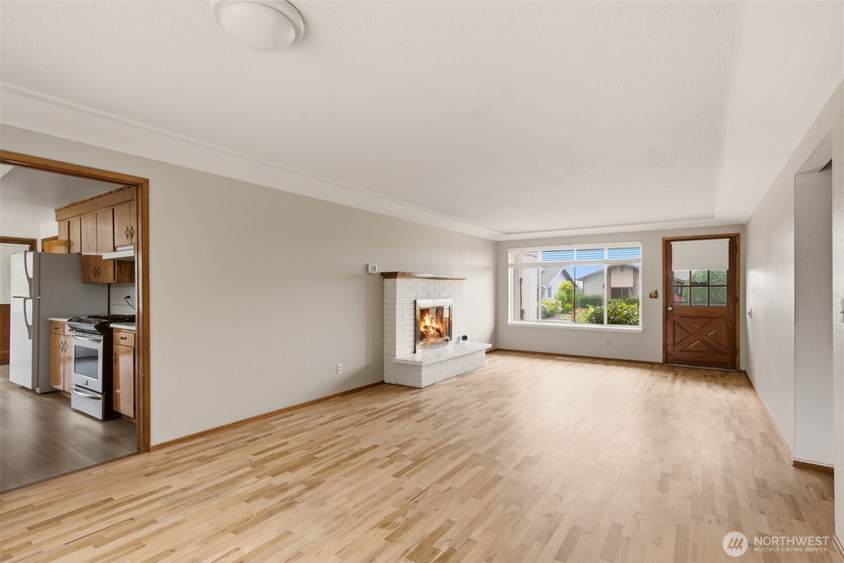 1633 S Geiger