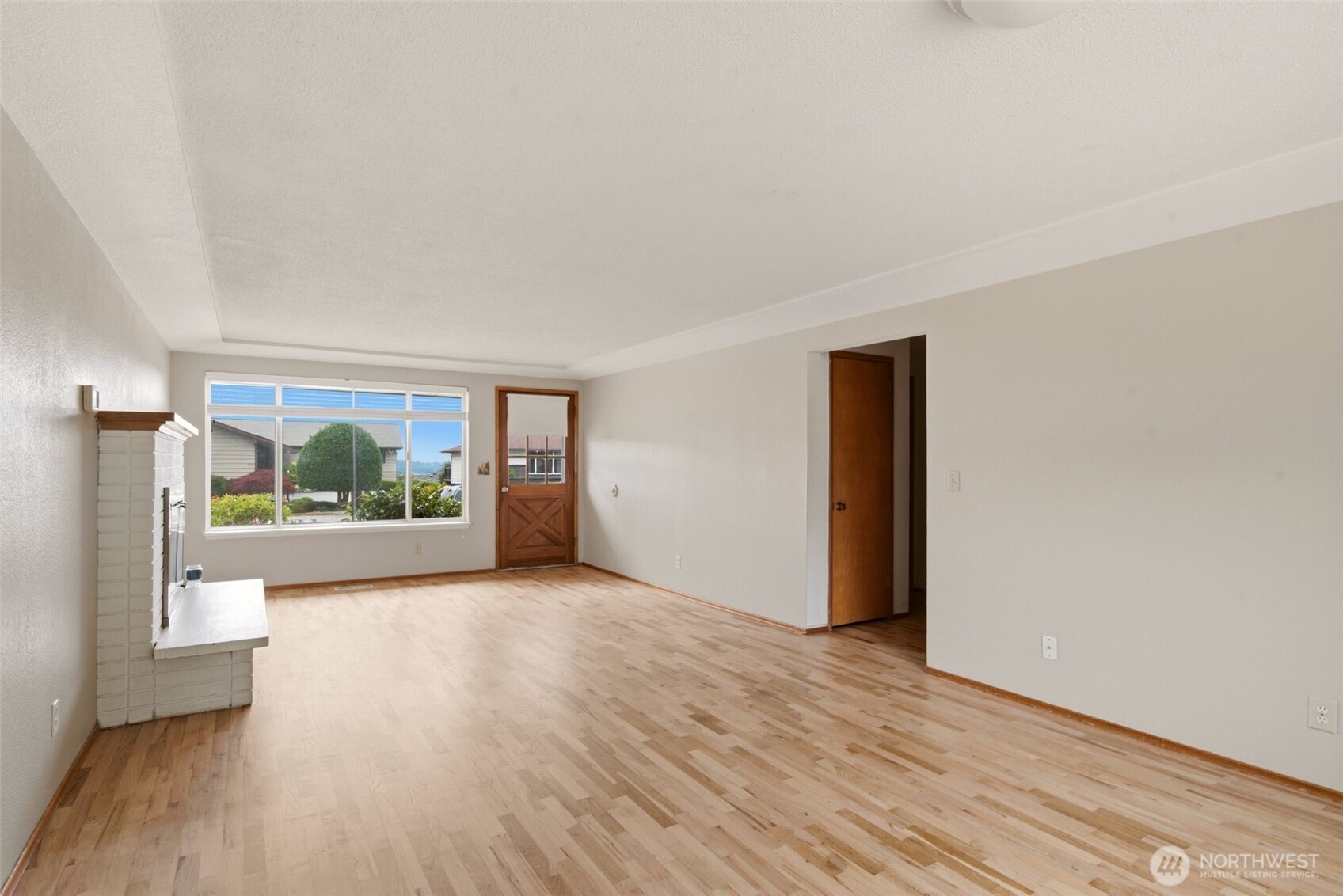 1633 S Geiger