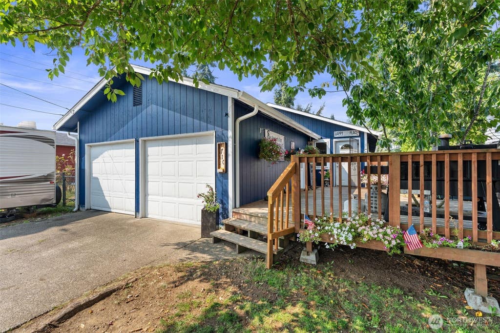 Photo of 1710 W Young Street, Elma, WA 98541 (MLS # 2565293)