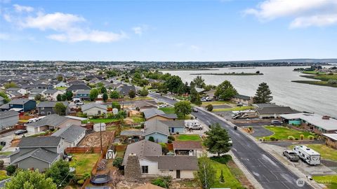 Photo of 603 N Crestview Drive, Moses Lake, WA 98837 (MLS # 2414866)