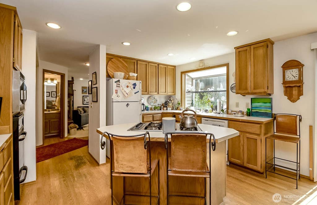 Photo of 12523 NE 164th Street, Woodinville, WA 98072 (MLS # 2568373)