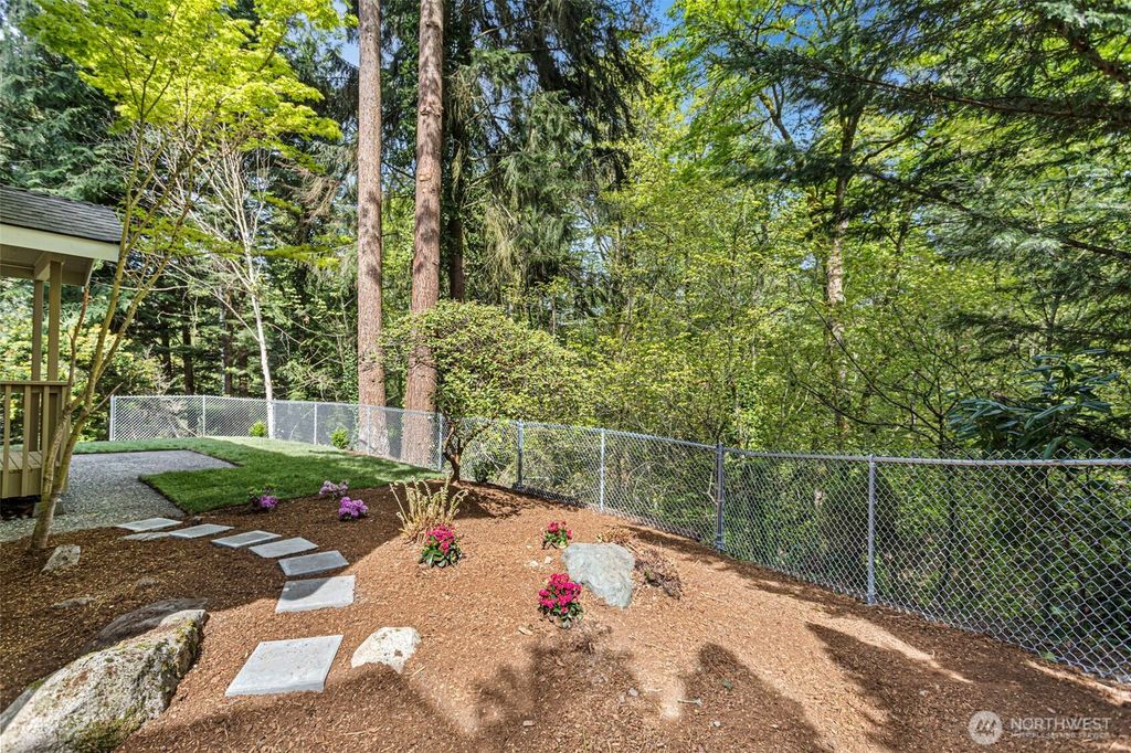 Photo of 4800 152nd Place SE, Bellevue, WA 98006 (MLS # 2494221)