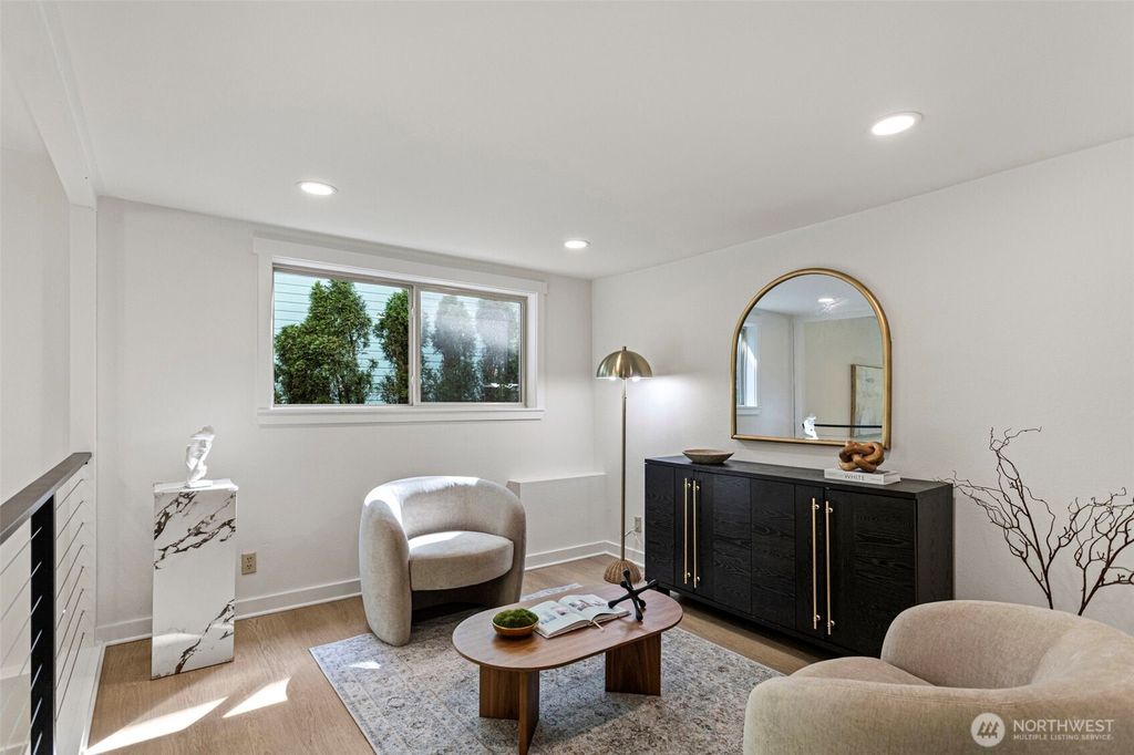Photo of 4800 152nd Place SE, Bellevue, WA 98006 (MLS # 2494221)