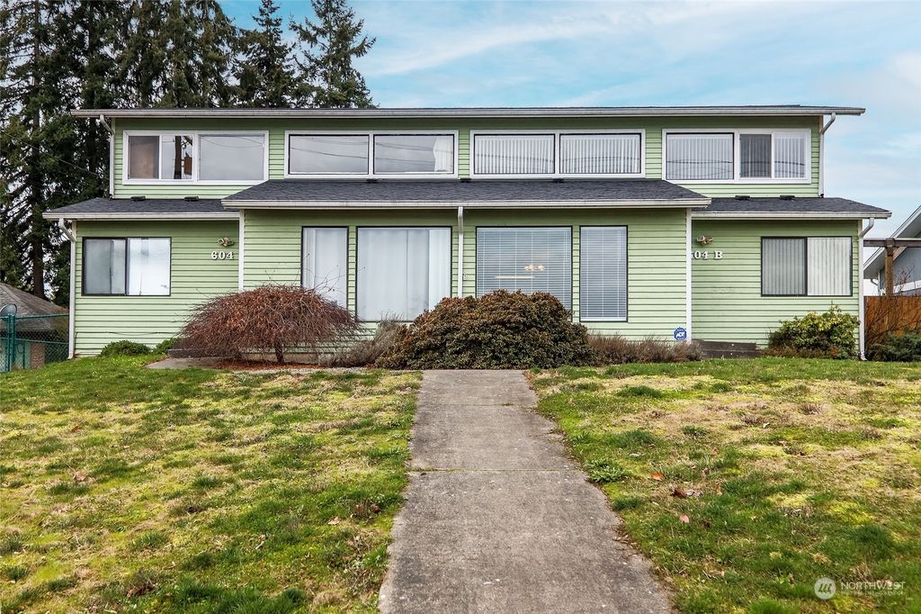Photo of 604 Hawthorne Street #1-2, Everett, WA 98201 (MLS # 2031166)