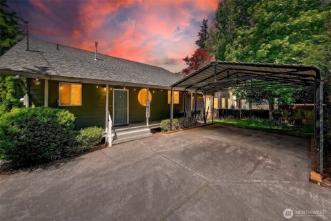 Photo of 27917 10th Avenue S, Des Moines, WA 98198 (MLS # 2543029)