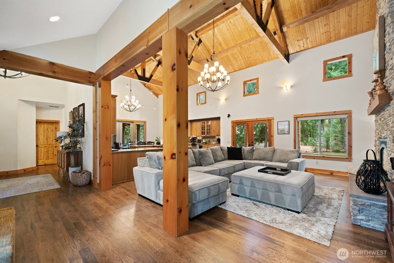 560 Evergreen Valley Loop