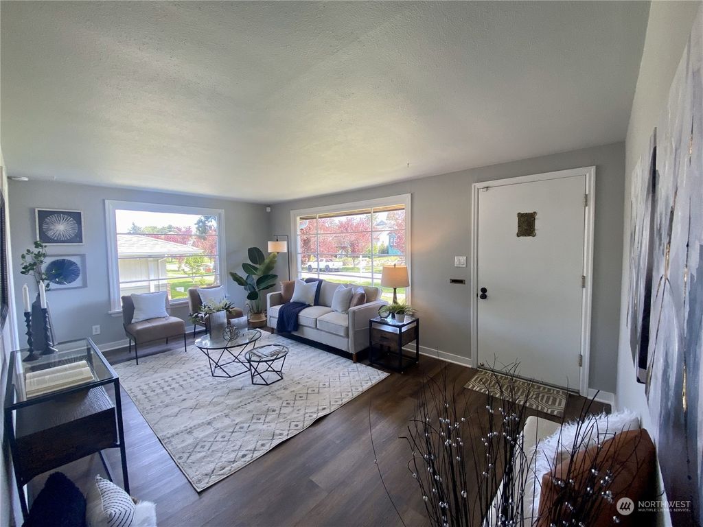 Photo of 1718 Rainier Avenue, Everett, WA 98201 (MLS # 2067129)
