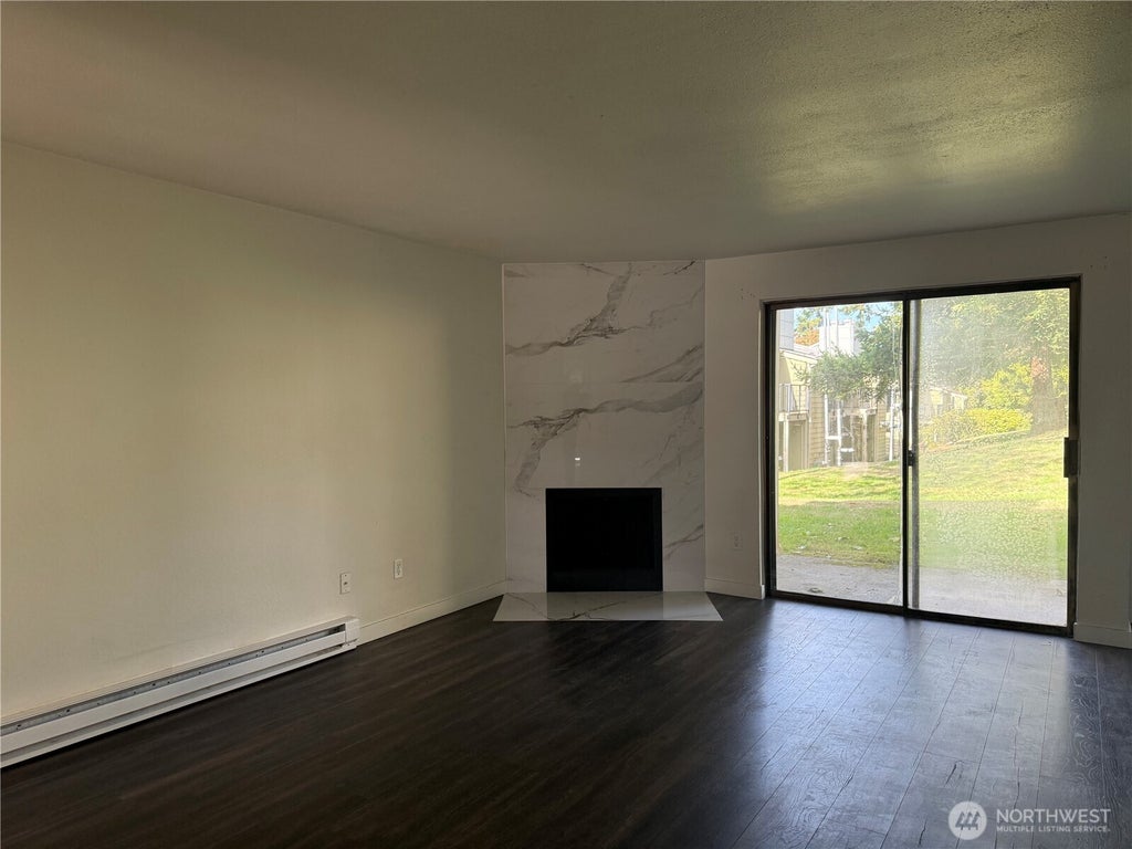 Photo of 2020 Grant Avenue S #J102, Renton, WA 98055 (MLS # 2594404)